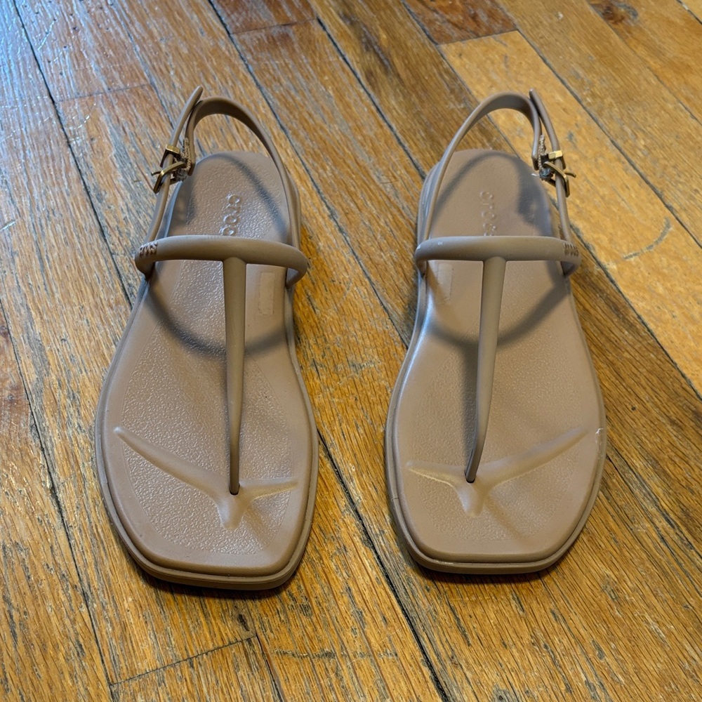 CROCS Miami Thong Flip Sandals